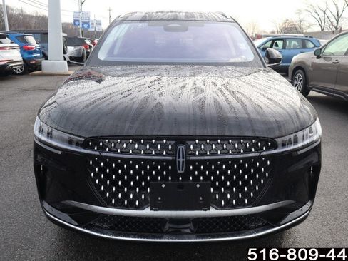 Used 2025 Lincoln Nautilus Reserve image 4