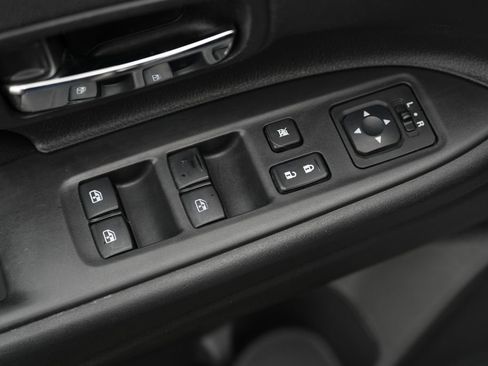 Used 2016 Mitsubishi Outlander SE AWD/4WD image 18