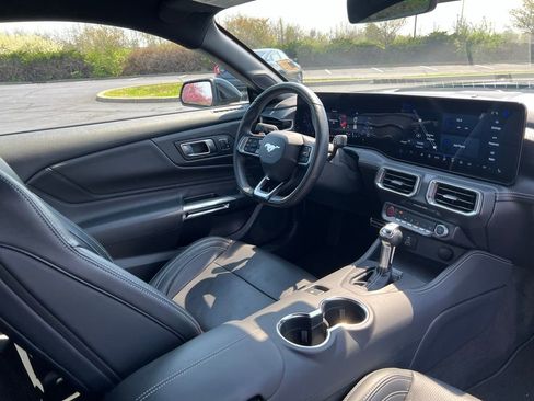 Used 2025 Ford Mustang GT Premium image 9