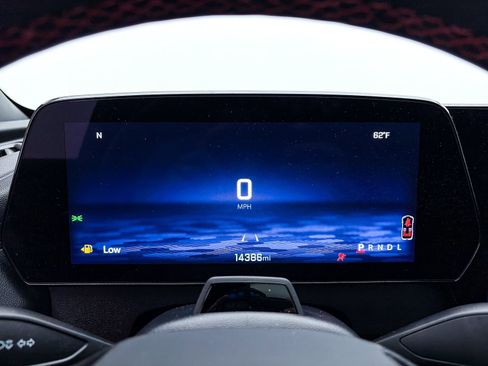 Used 2024 Chevrolet Traverse RS image 35