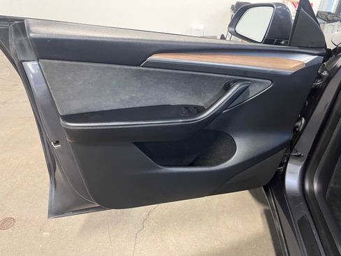 Used 2023 Tesla Model Y Long Range image 24