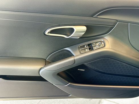 Certified 2022 Porsche 718 Cayman RWD image 11