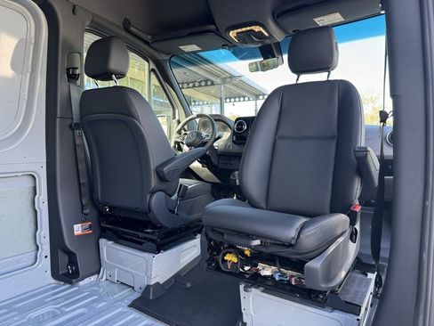 New 2025 Mercedes-Benz Sprinter 2500 image 12
