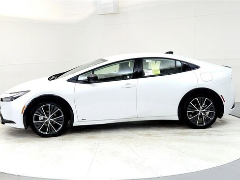 New 2026 Toyota Prius XLE image 3