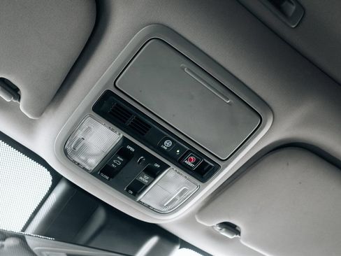 Used 2018 Honda Odyssey Elite image 36