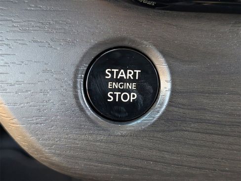 Certified 2025 Nissan Murano SV image 16