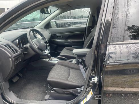 Used 2025 Mitsubishi Outlander Sport LE AWD/4WD image 5