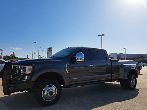 Used 2020 Ford F350 Platinum AWD/4WD image 2