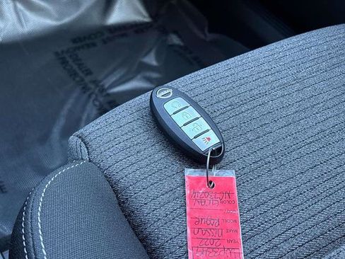 Used 2022 Nissan Rogue SV image 27