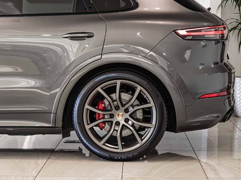 Used 2021 Porsche Cayenne GTS image 7