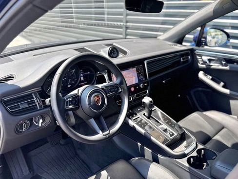 Certified 2026 Porsche Macan AWD/4WD image 4
