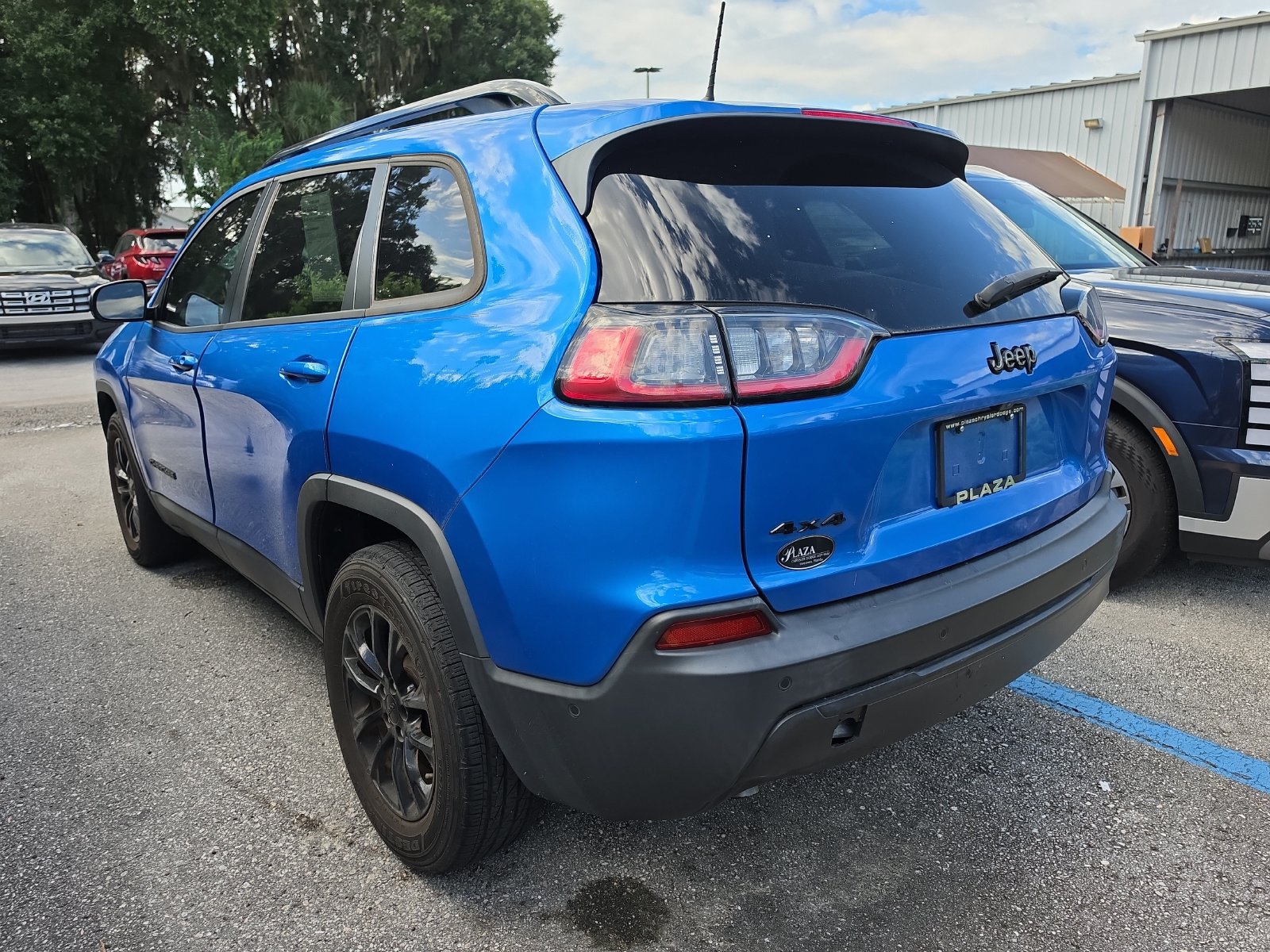 Used 2023 Jeep Cherokee Altitude Lux AWD/4WD image 6