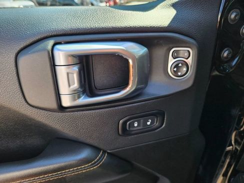 Used 2024 Jeep Wrangler Unlimited Sahara AWD/4WD image 26