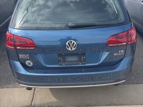 Used 2017 Volkswagen Golf Alltrack SE AWD/4WD image 3