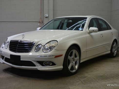 Used 2009 Mercedes-Benz E 550 Sedan image 2