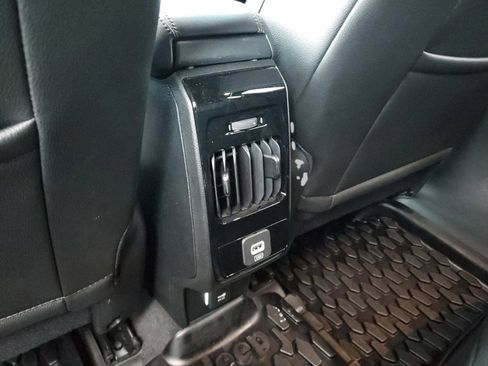 Certified 2025 Jeep Compass Latitude w/ Altitude Special Edition image 15