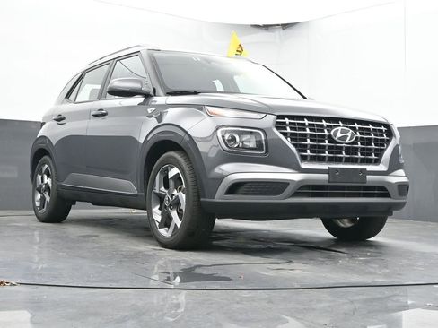 Used 2025 Hyundai Venue SEL image 45