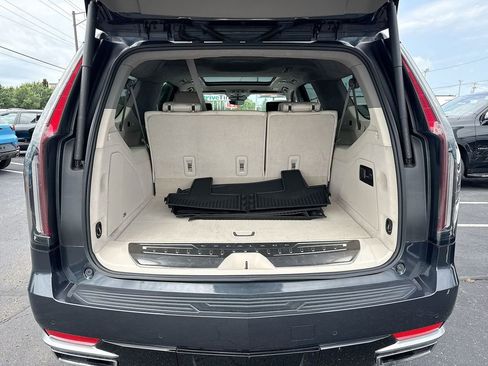 Used 2022 Cadillac Escalade ESV Premium Luxury Platinum AWD/4WD image 25