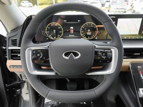 Certified 2026 INFINITI QX80 Luxe w/ Cargo Package AWD/4WD image 9