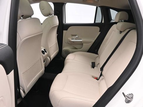 Used 2022 Mercedes-Benz GLA 250 4MATIC w/ Premium Package Lite image 18