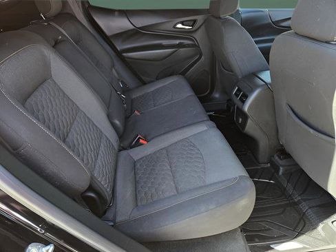 Used 2018 Chevrolet Equinox LT image 25