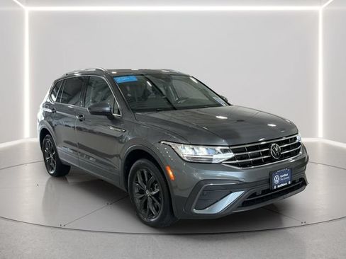 Certified 2024 Volkswagen Tiguan SE w/ Panoramic Sunroof Package AWD/4WD image 8