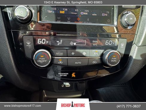 Used 2018 Nissan Rogue SV w/ Premium Package FWD image 23