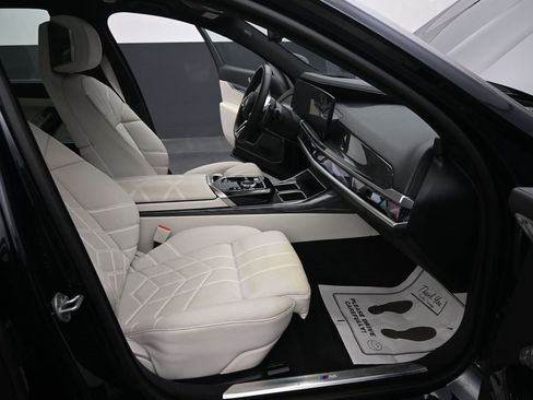 Certified 2023 BMW 760i xDrive image 26