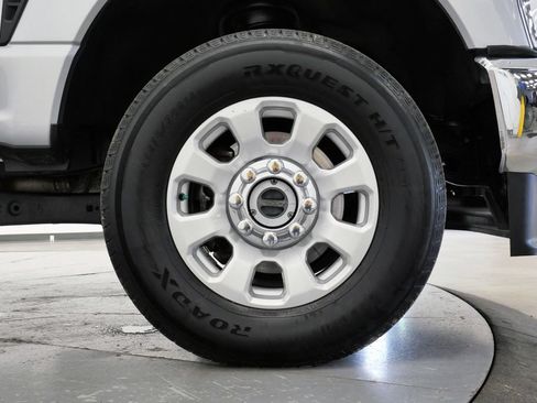 Used 2023 Ford F250 XLT AWD/4WD image 36