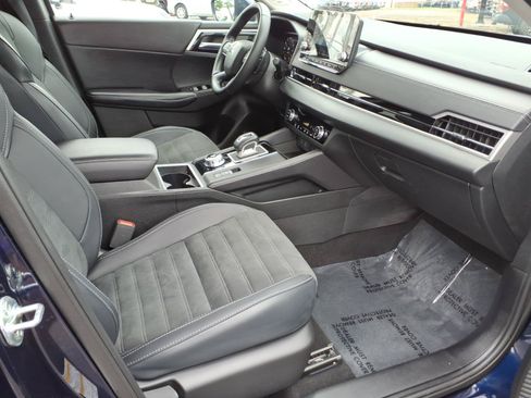 Used 2024 Mitsubishi Outlander SE AWD/4WD image 29