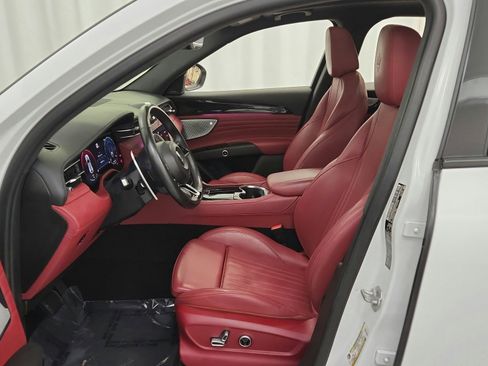 Used 2023 Maserati Grecale Modena AWD/4WD image 18