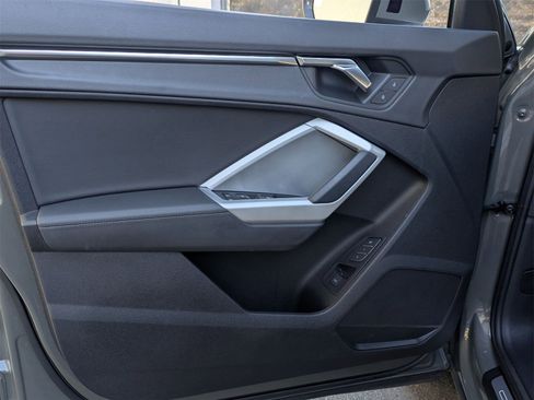 Used 2023 Audi Q3 2.0T Premium w/ Convenience Package image 16