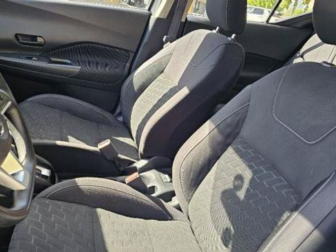 Used 2021 Nissan Kicks S FWD image 10