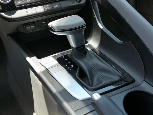 Certified 2024 Hyundai Elantra SEL FWD image 21