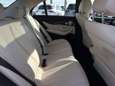 Used 2020 Mercedes-Benz E 350 Sedan image 9