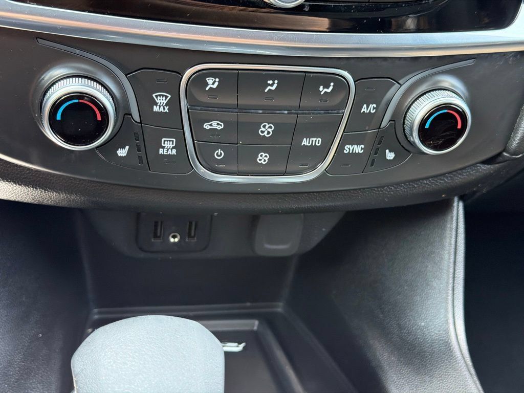 Certified 2023 Chevrolet Traverse LT AWD/4WD image 21