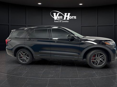 Used 2025 Ford Explorer ST-Line w/ Premium Package AWD/4WD image 8
