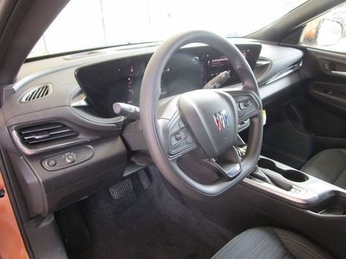 Used 2024 Buick Envista Preferred w/ Convenience II Package FWD image 18