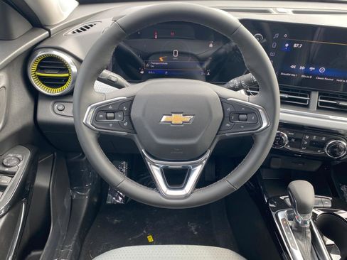 New 2026 Chevrolet Trax LT w/ Driver Confidence Package FWD image 7