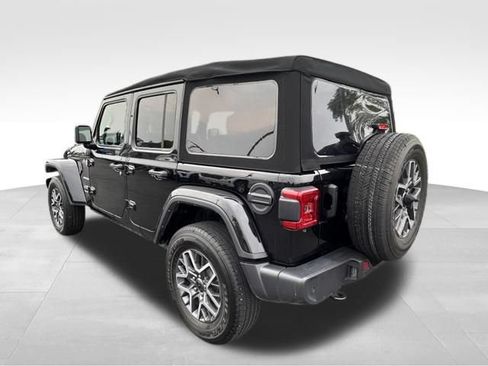 Used 2024 Jeep Wrangler Unlimited Sahara w/ Technology Group AWD/4WD image 5