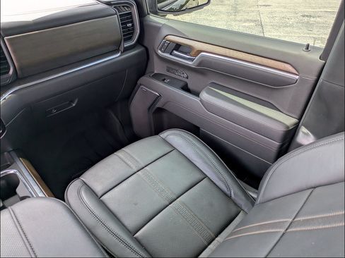Used 2025 Chevrolet Silverado 1500 High Country w/ Midnight Edition AWD/4WD image 21