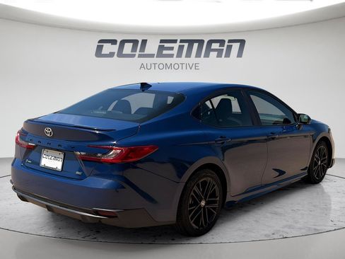 Used 2025 Toyota Camry SE FWD image 5