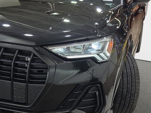 Certified 2025 Audi Q3 2.0T Premium w/ Convenience Package image 32