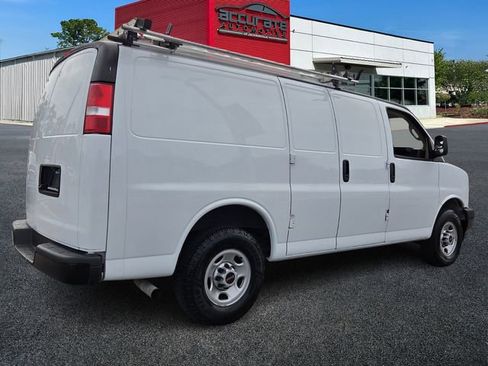 Used 2023 GMC Savana 2500 w/ Driver Convenience Package RWD image 5