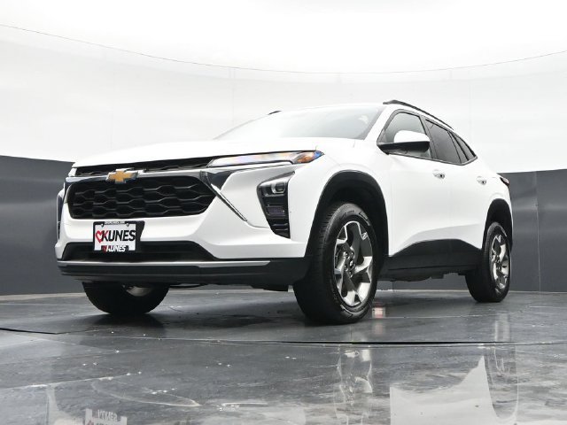 Used 2025 Chevrolet Trax LT FWD image 42