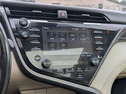 Used 2019 Toyota Camry XLE image 20