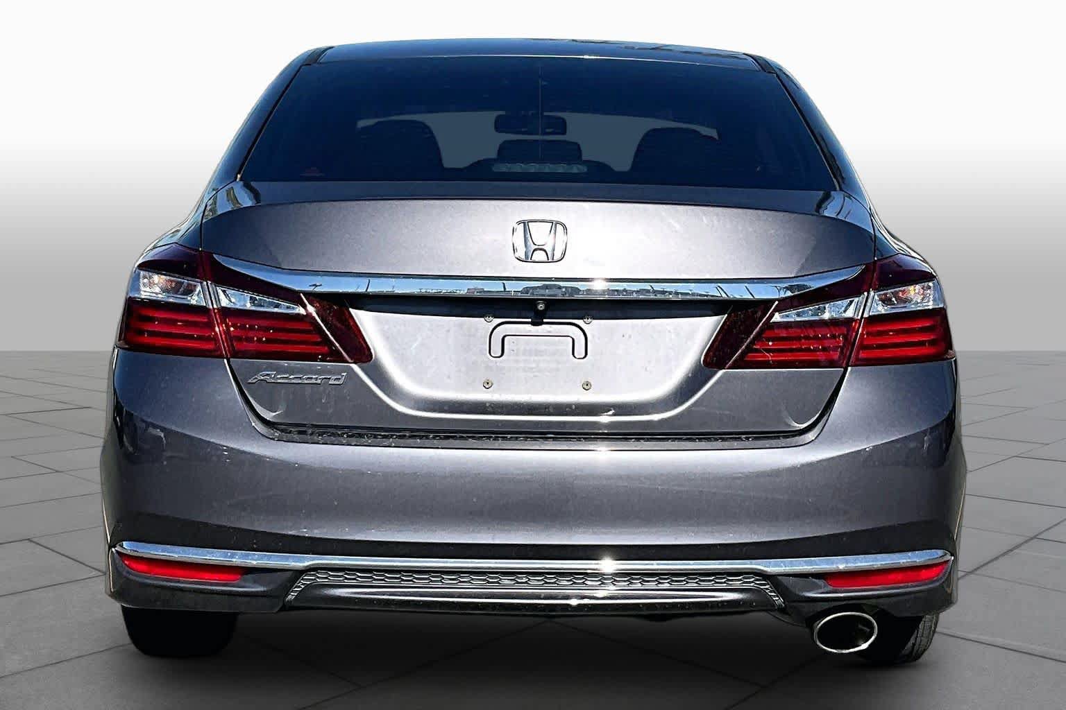 Used 2017 Honda Accord LX image 4