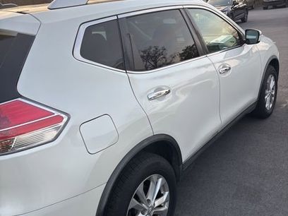 Used 2016 Nissan Rogue SV