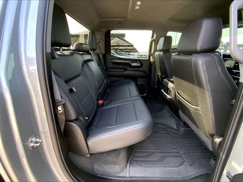 Used 2024 GMC Sierra 1500 SLT image 19