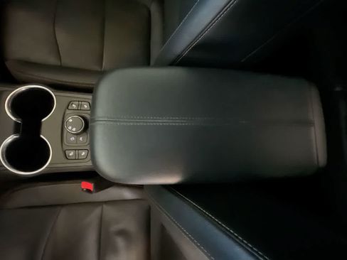 Used 2020 GMC Terrain SLT w/ Preferred Package AWD/4WD image 21